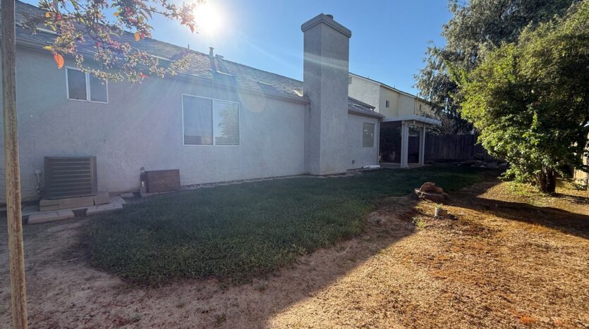 8665 N. Cedar Avenue  #130 - Fresno - California - 3 bed, 2 bath rental property