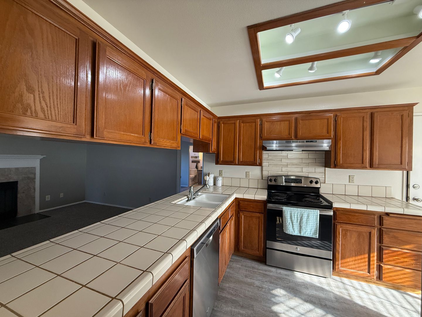 8665 N. Cedar Avenue  #130 - Fresno - California - 3 bed, 2 bath rental property