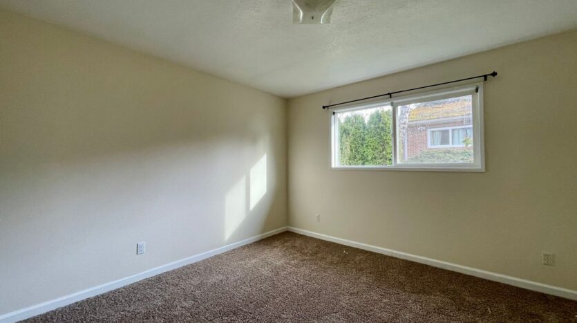 882 NW Florence   - Gresham - Oregon - 2 bed, 1 bath rental property