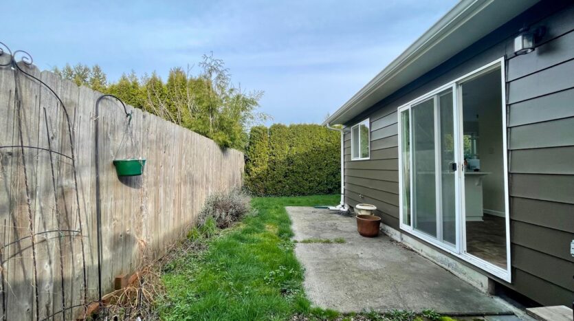 882 NW Florence   - Gresham - Oregon - 2 bed, 1 bath rental property