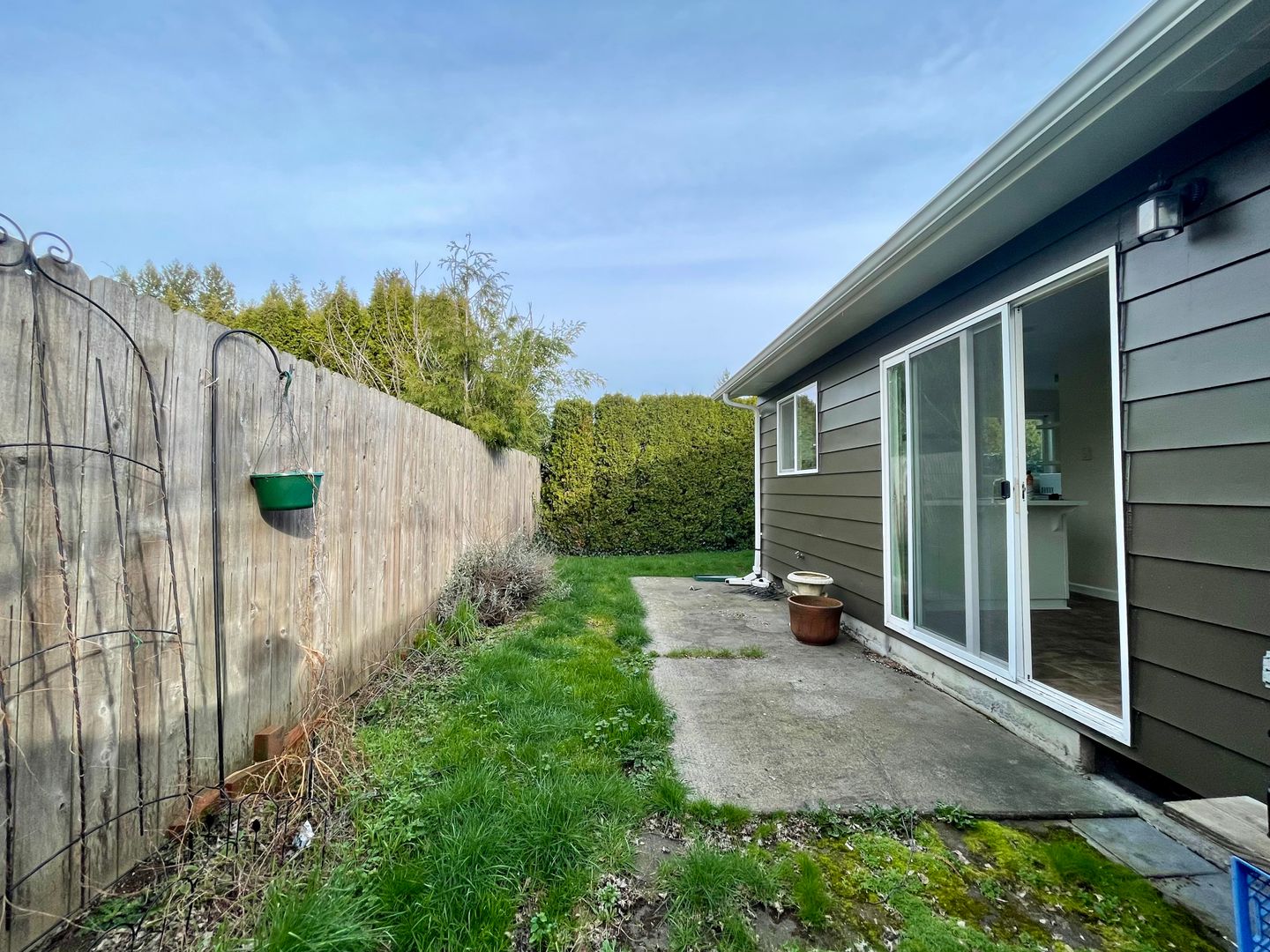 882 NW Florence   - Gresham - Oregon - 2 bed, 1 bath rental property