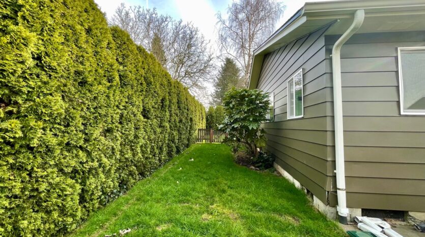 882 NW Florence   - Gresham - Oregon - 2 bed, 1 bath rental property
