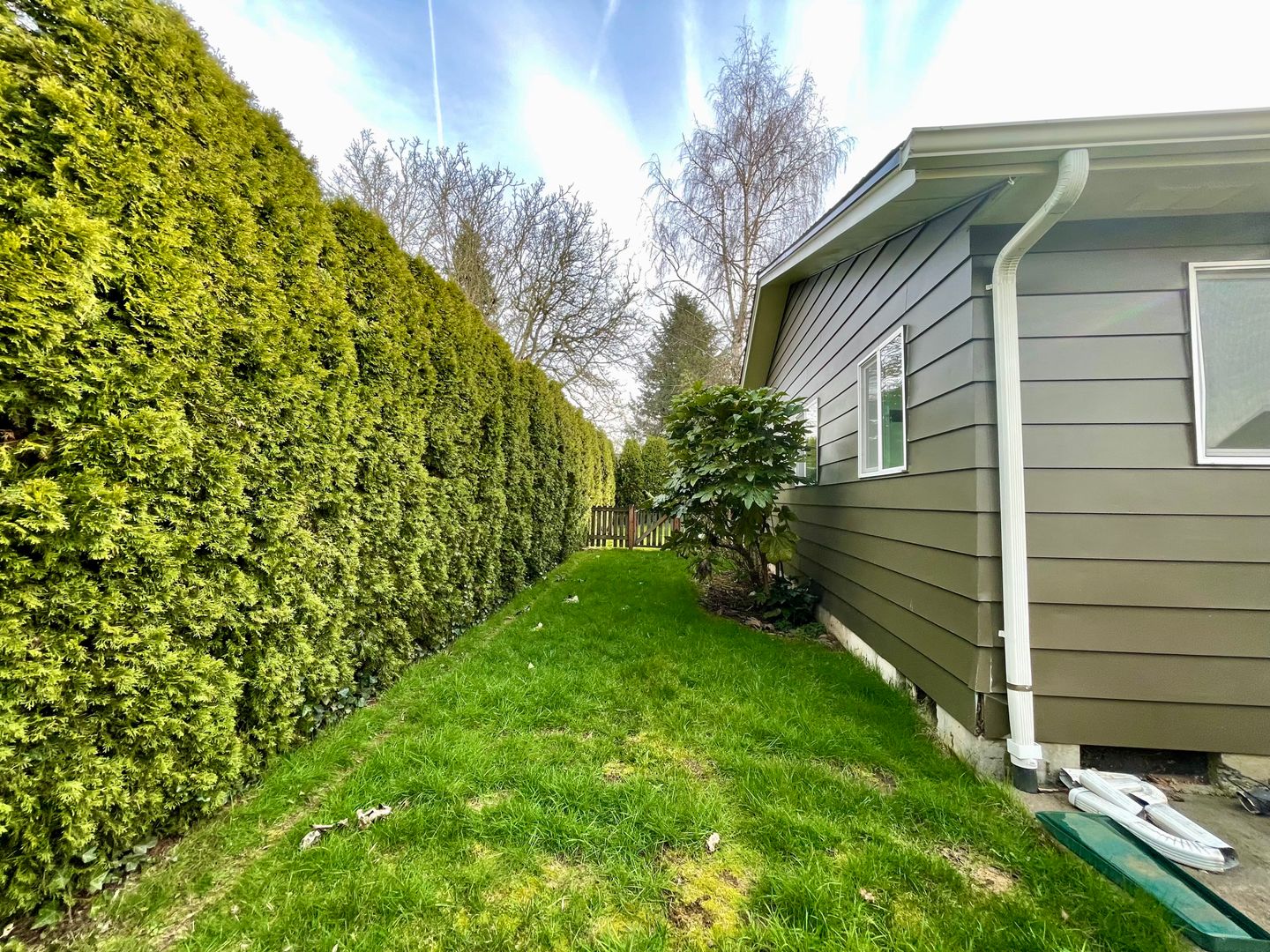 882 NW Florence   - Gresham - Oregon - 2 bed, 1 bath rental property