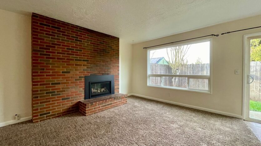 882 NW Florence   - Gresham - Oregon - 2 bed, 1 bath rental property