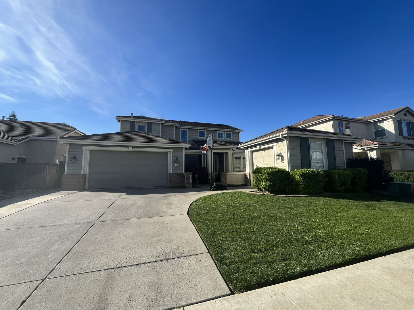 9308 Pascal Way - Elk Grove - California - 4 bed, 3 bath rental property