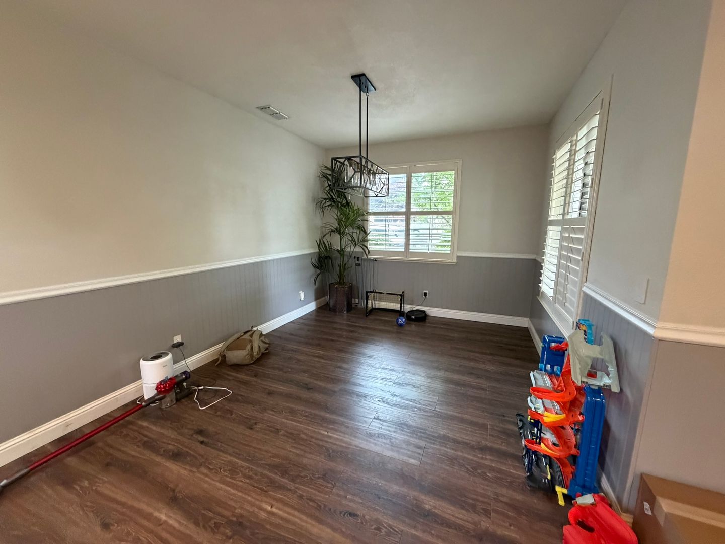 9448 Cedarview Way  - Elk Grove - California - 4 bed, 3 bath rental property