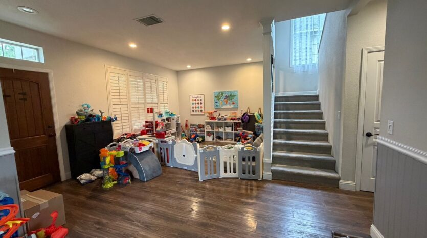 9448 Cedarview Way  - Elk Grove - California - 4 bed, 3 bath rental property