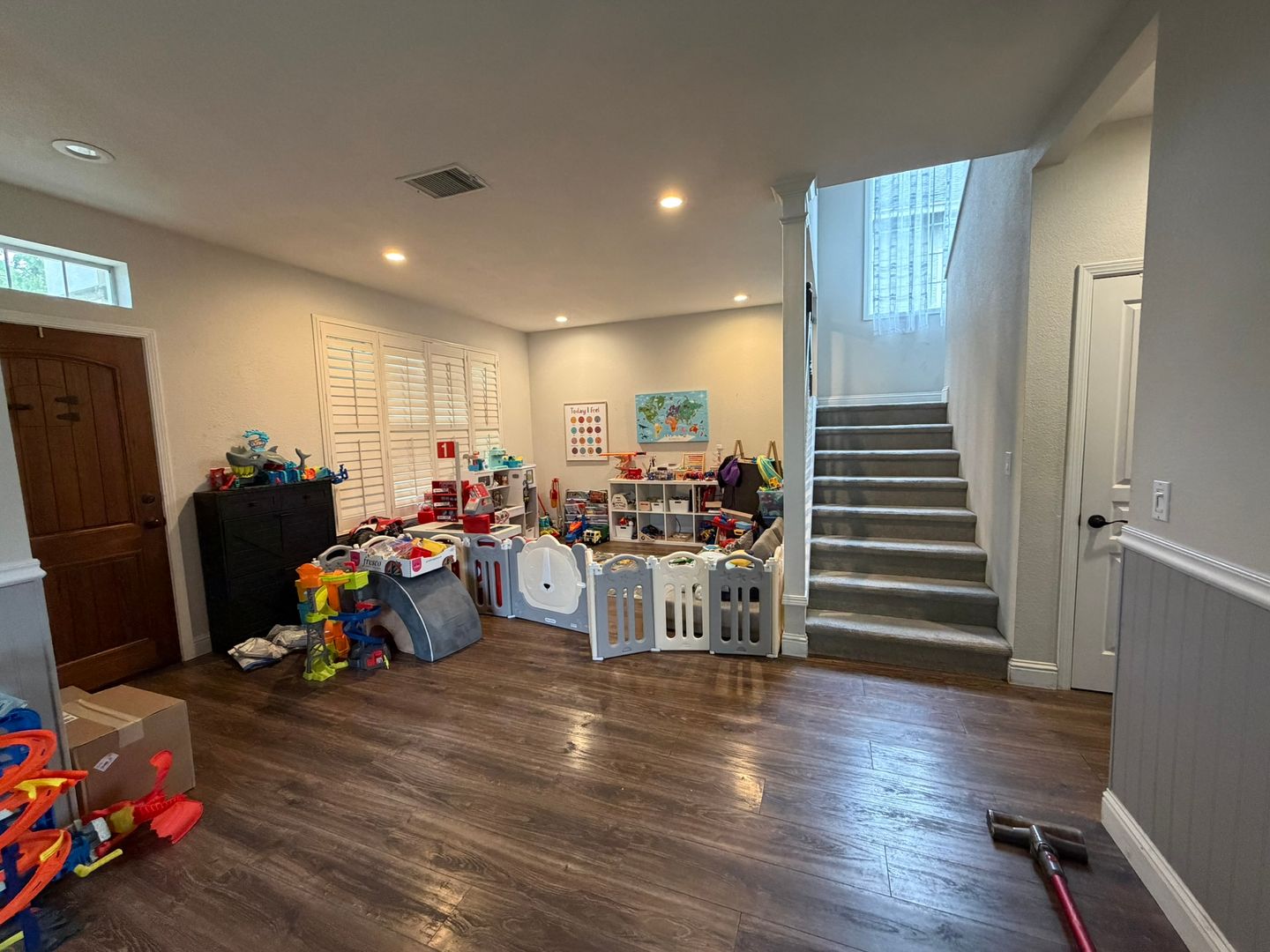 9448 Cedarview Way  - Elk Grove - California - 4 bed, 3 bath rental property