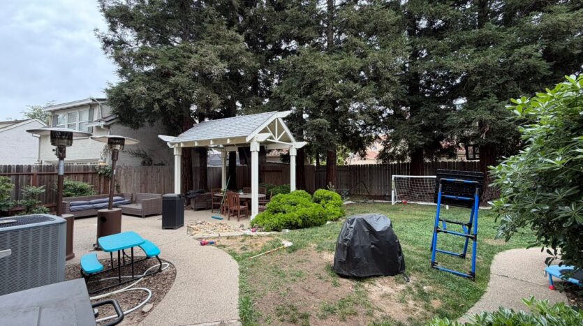 9448 Cedarview Way  - Elk Grove - California - 4 bed, 3 bath rental property