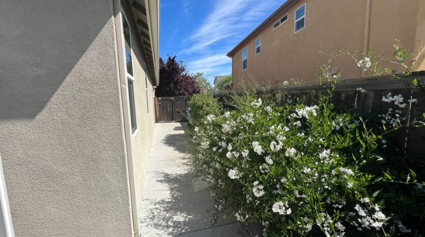 9984 Fan Shell Lane - Elk Grove - California - 3 bed, 2 bath rental property