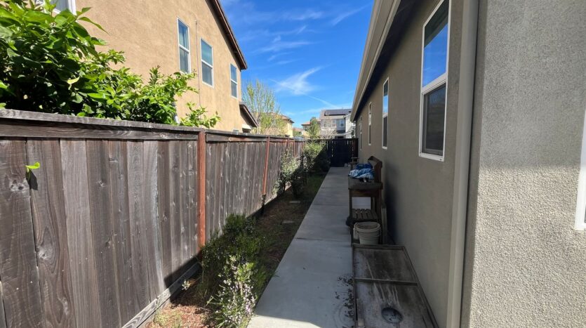 9984 Fan Shell Lane - Elk Grove - California - 3 bed, 2 bath rental property