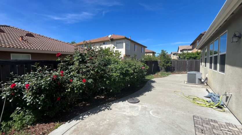 9984 Fan Shell Lane - Elk Grove - California - 3 bed, 2 bath rental property