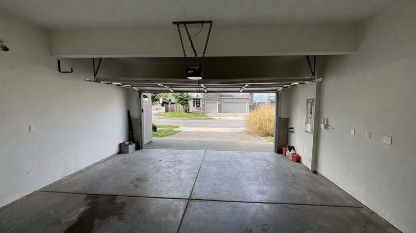 10035 56th Ave NE - Marysville - Washington - 4 bed, 2.5 bath rental property