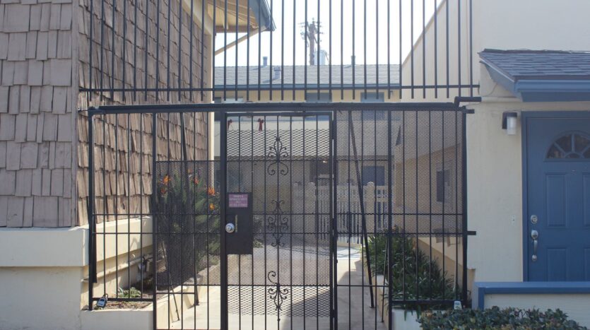 1027 Felspar Street - San Diego - California - 1 bed, 1 bath rental property