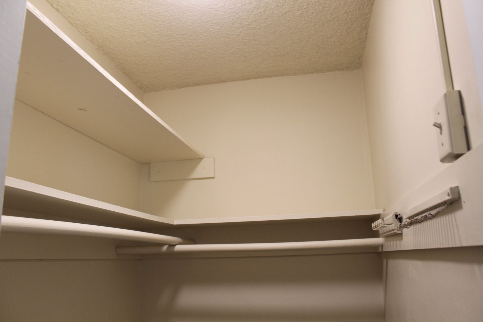 1027 Felspar Street - San Diego - California - 1 bed, 1 bath rental property