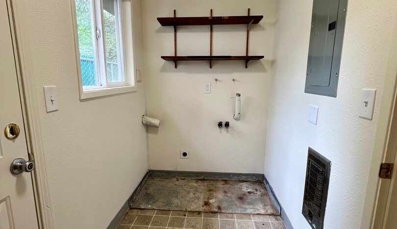 10721 SE Bush St   - Portland - Oregon - 2 bed, 1 bath rental property