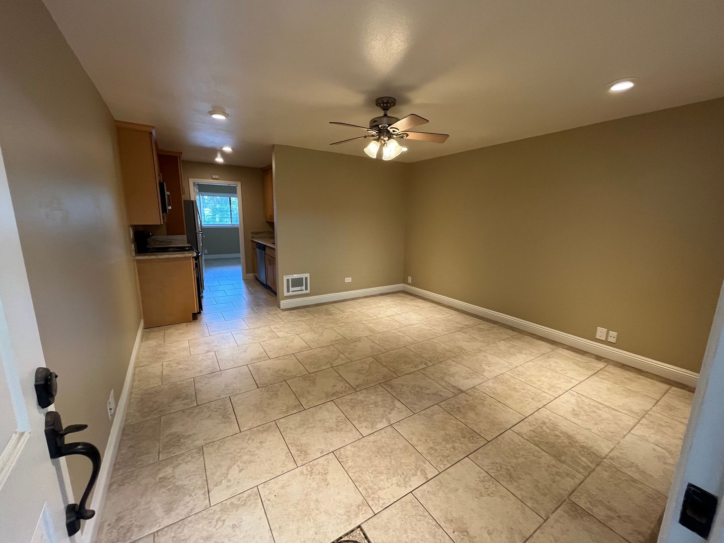 1075 N Vulcan Ave - Encinitas - California - 1 bed, 1 bath rental property