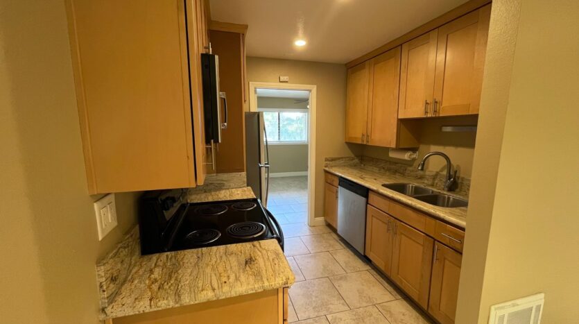 1075 N Vulcan Ave - Encinitas - California - 1 bed, 1 bath rental property