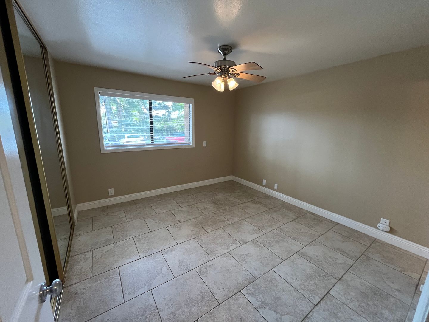 1075 N Vulcan Ave - Encinitas - California - 1 bed, 1 bath rental property