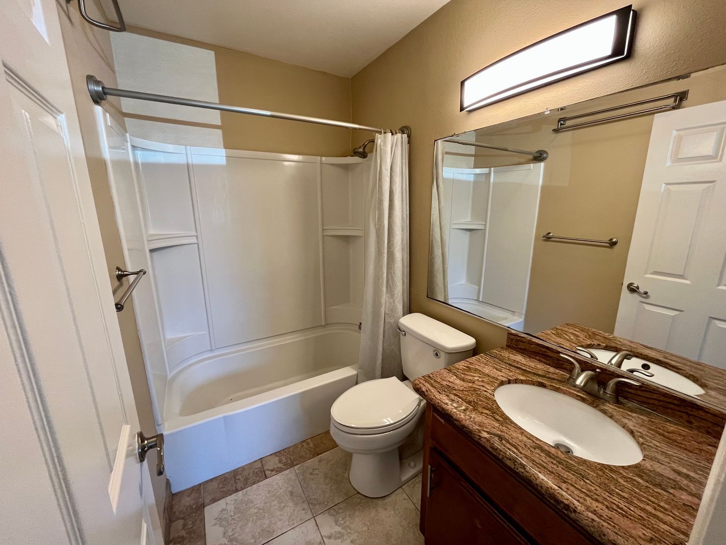1075 N Vulcan Ave - Encinitas - California - 1 bed, 1 bath rental property