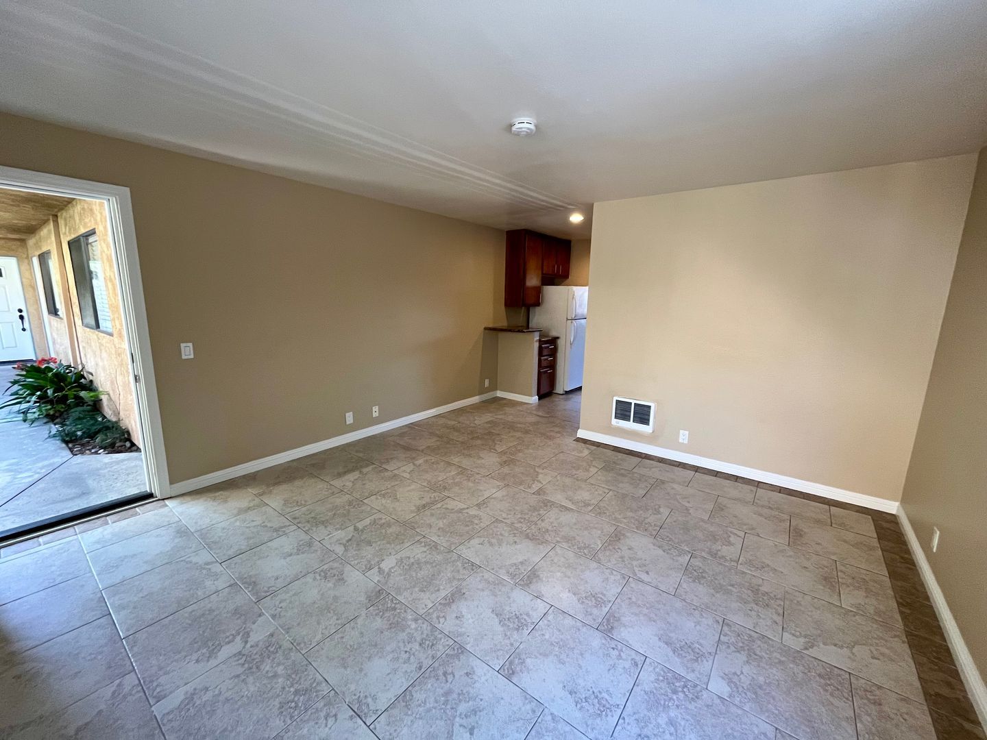 1075 N Vulcan Ave - Encinitas - California - 1 bed, 1 bath rental property