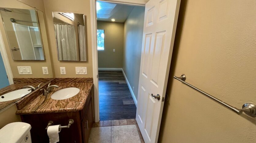 1075 N Vulcan Ave - Encinitas - California - 1 bed, 1 bath rental property