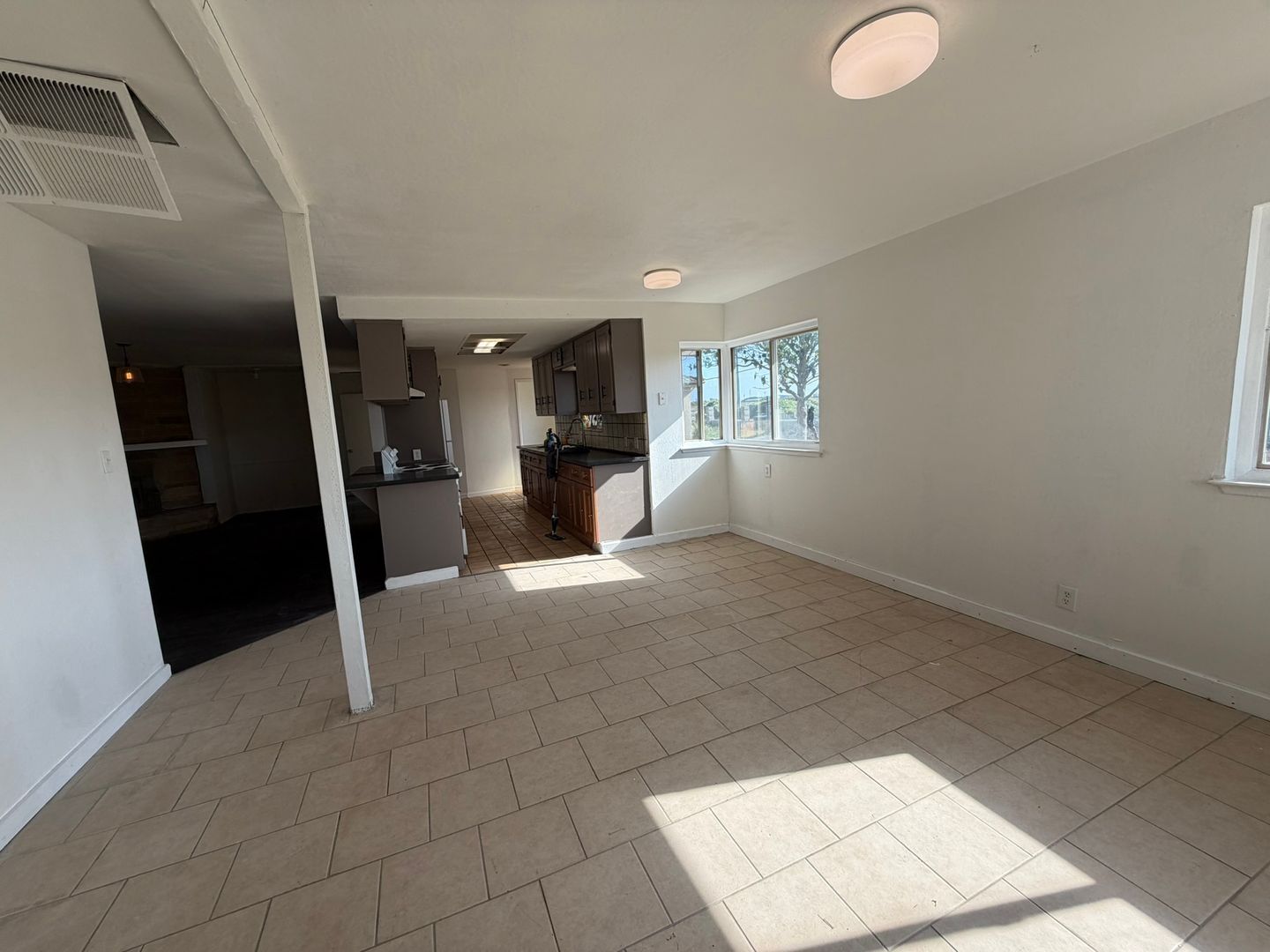 11322 Franklin Blvd - Elk Grove - California - 4 bed, 3 bath rental property