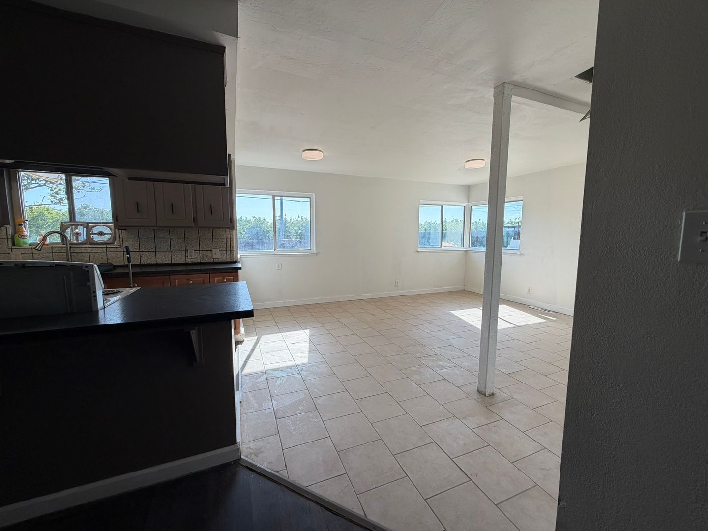 11322 Franklin Blvd - Elk Grove - California - 4 bed, 3 bath rental property