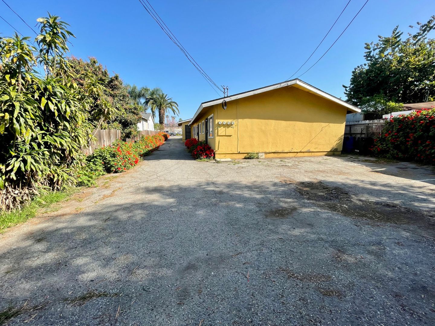114-118 W 1st Ave - La Habra - California - 1 bed, 1 bath rental property