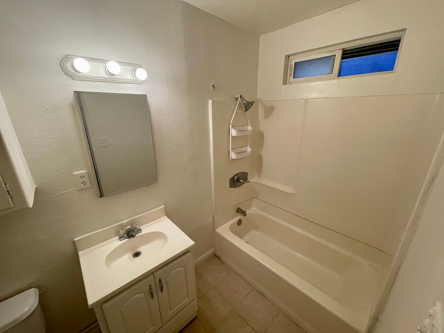 114-118 W 1st Ave - La Habra - California - 1 bed, 1 bath rental property