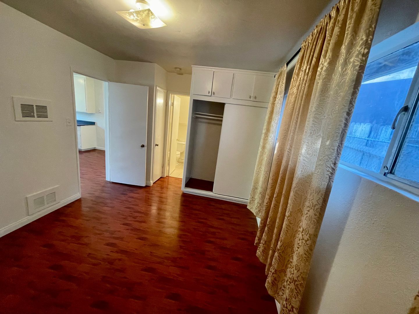 114-118 W 1st Ave - La Habra - California - 1 bed, 1 bath rental property