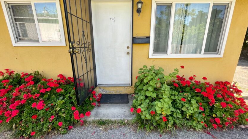114-118 W 1st Ave - La Habra - California - 1 bed, 1 bath rental property