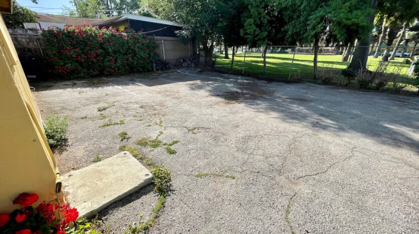 114-118 W 1st Ave - La Habra - California - 1 bed, 1 bath rental property