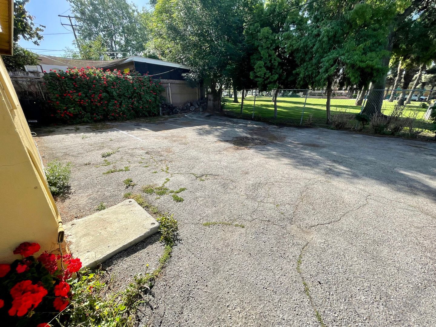 114-118 W 1st Ave - La Habra - California - 1 bed, 1 bath rental property
