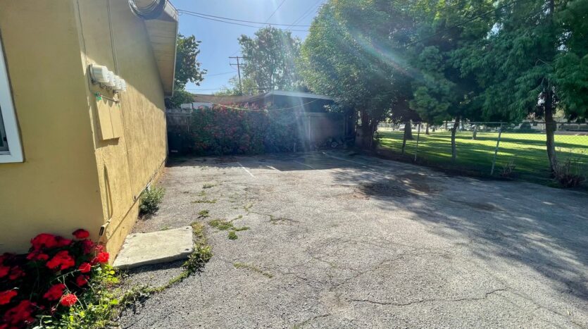 114-118 W 1st Ave - La Habra - California - 1 bed, 1 bath rental property