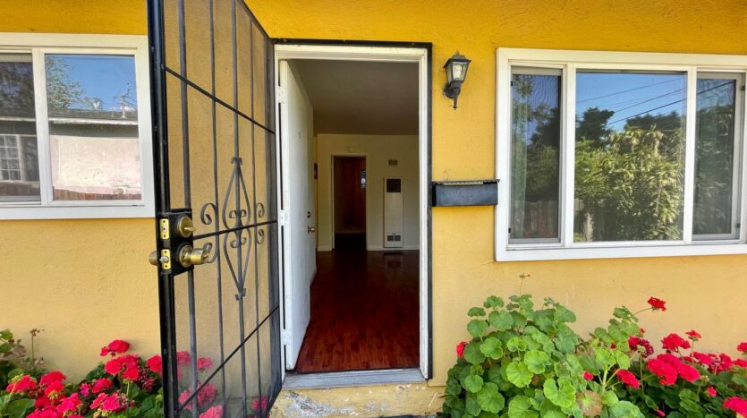 114-118 W 1st Ave - La Habra - California - 1 bed, 1 bath rental property