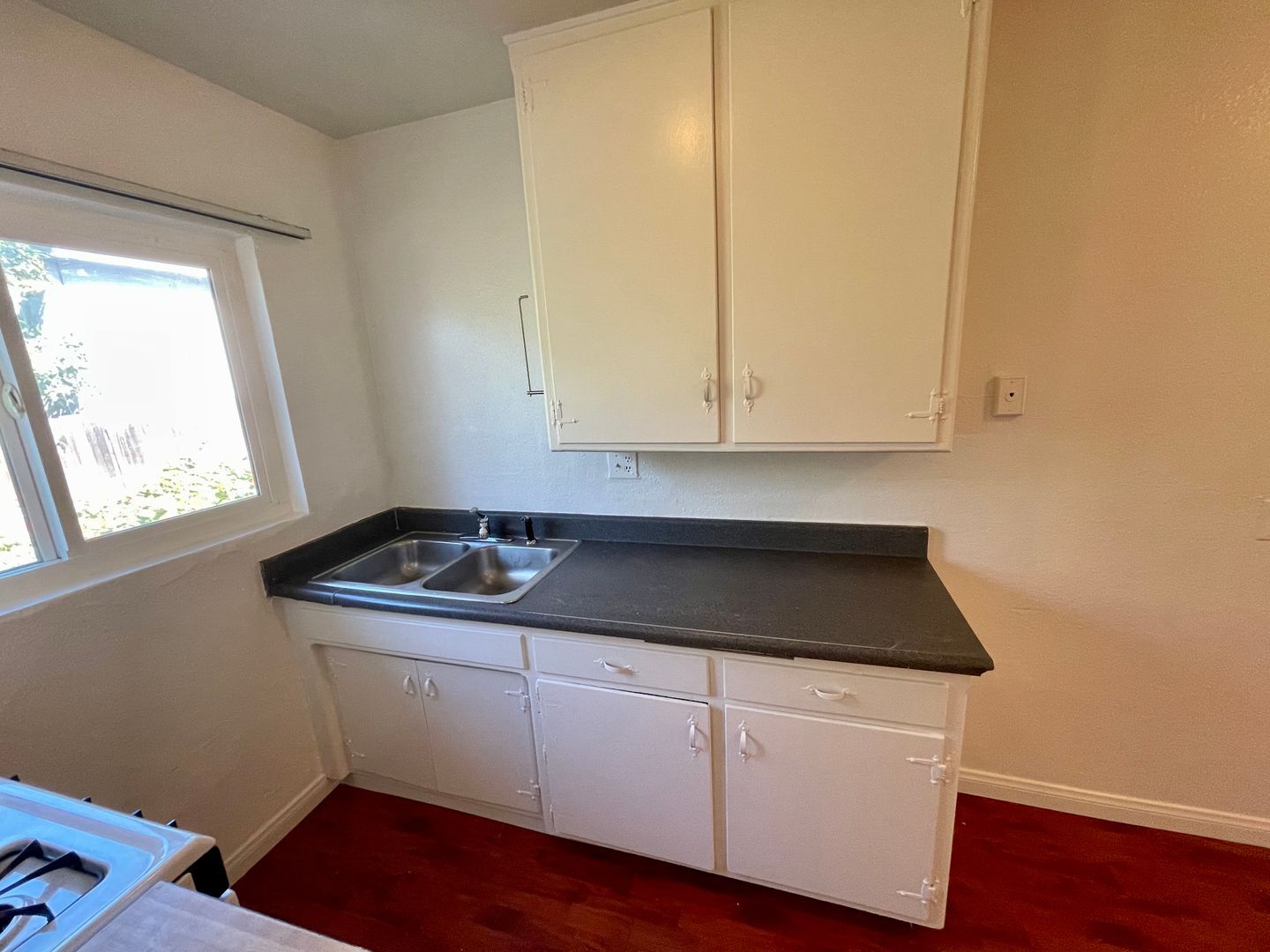 114-118 W 1st Ave - La Habra - California - 1 bed, 1 bath rental property