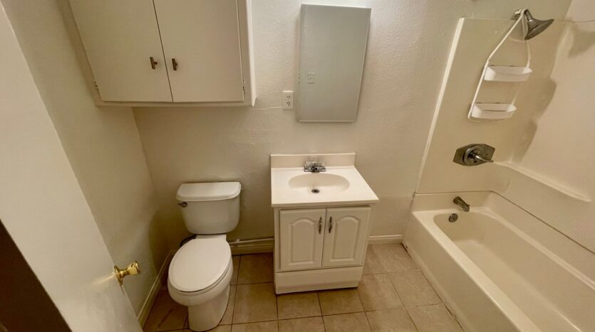 114-118 W 1st Ave - La Habra - California - 1 bed, 1 bath rental property