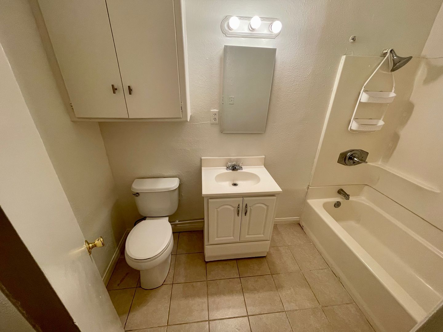 114-118 W 1st Ave - La Habra - California - 1 bed, 1 bath rental property