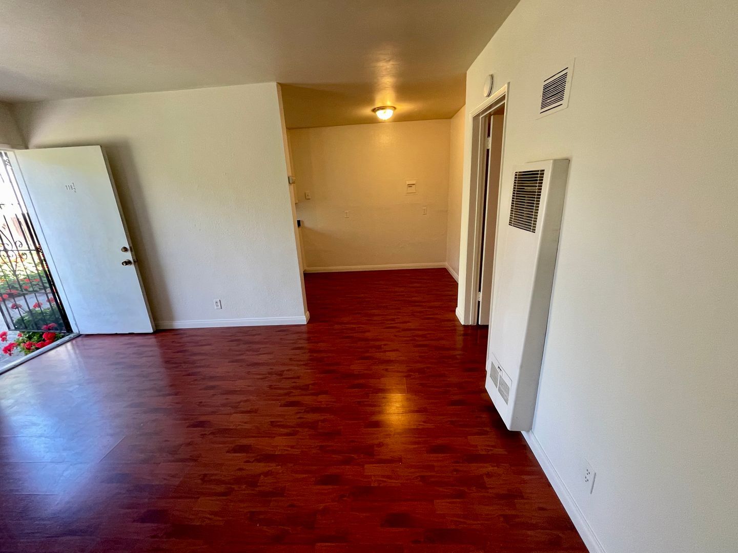 114-118 W 1st Ave - La Habra - California - 1 bed, 1 bath rental property