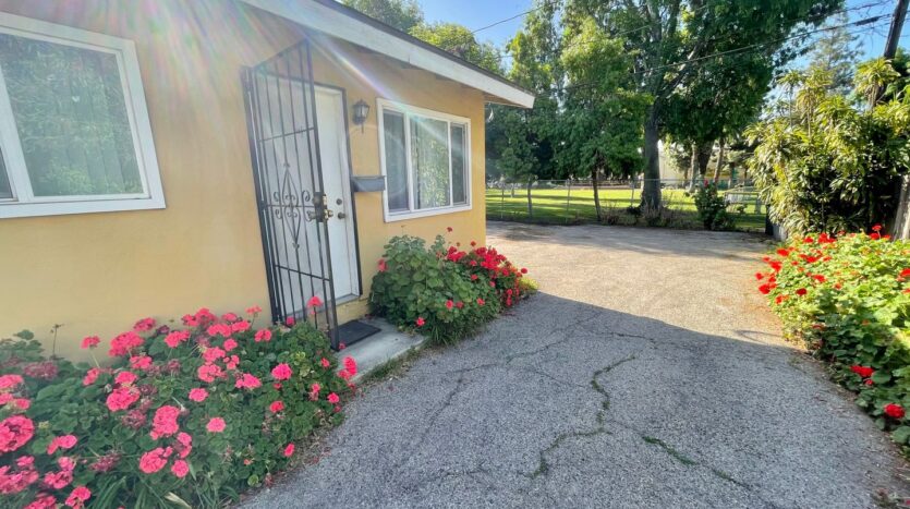 114-118 W 1st Ave - La Habra - California - 1 bed, 1 bath rental property