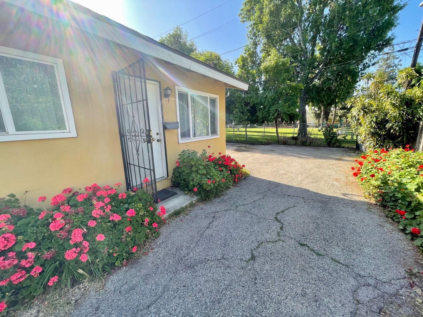 114-118 W 1st Ave - La Habra - California - 1 bed, 1 bath rental property