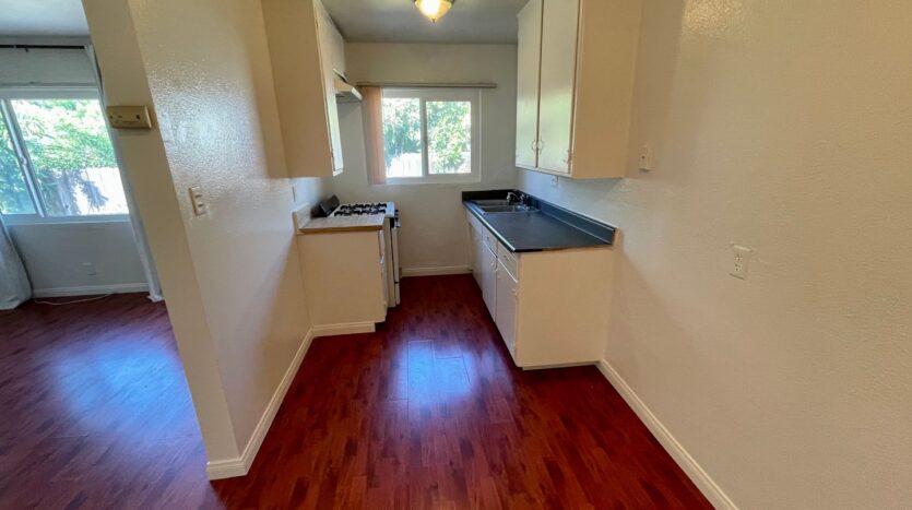 114-118 W 1st Ave - La Habra - California - 1 bed, 1 bath rental property