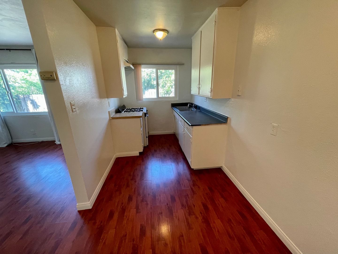 114-118 W 1st Ave - La Habra - California - 1 bed, 1 bath rental property
