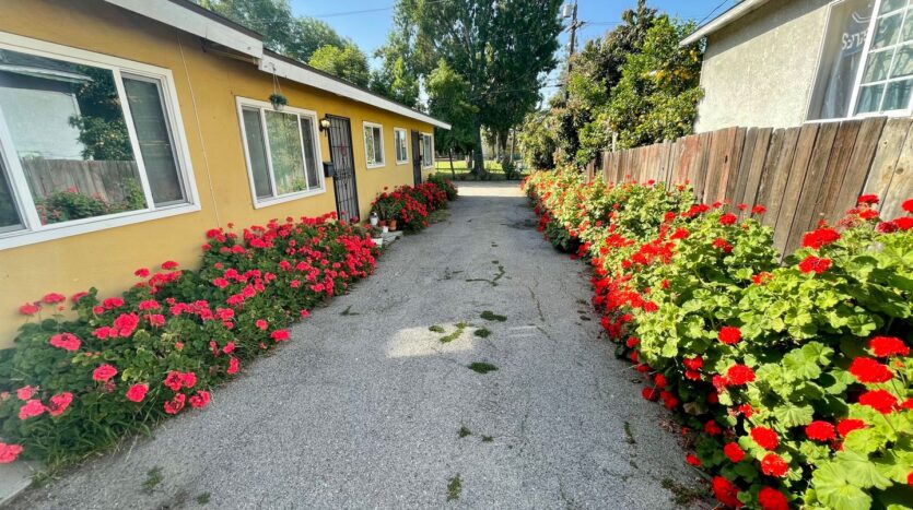 114-118 W 1st Ave - La Habra - California - 1 bed, 1 bath rental property