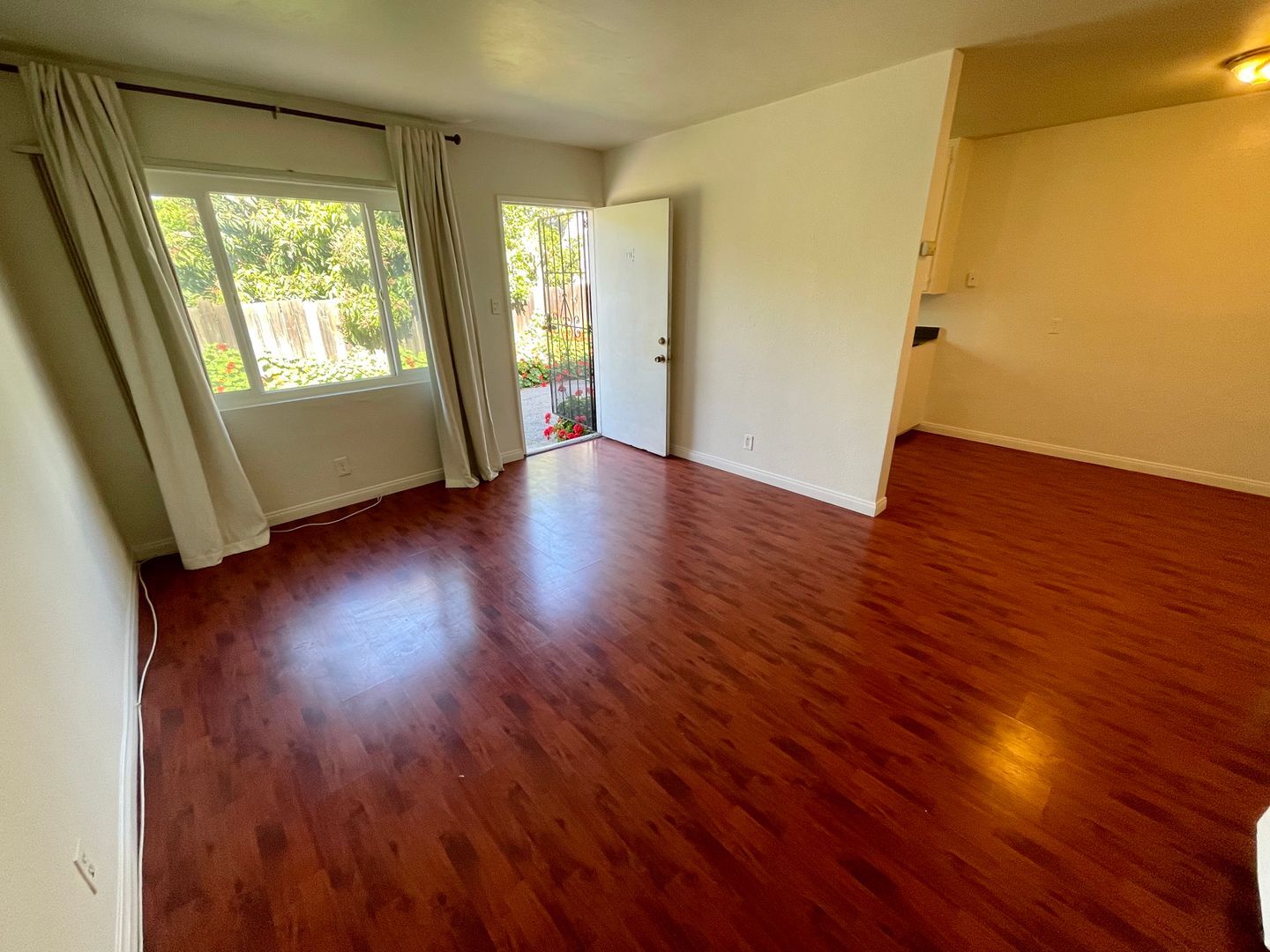 114-118 W 1st Ave - La Habra - California - 1 bed, 1 bath rental property
