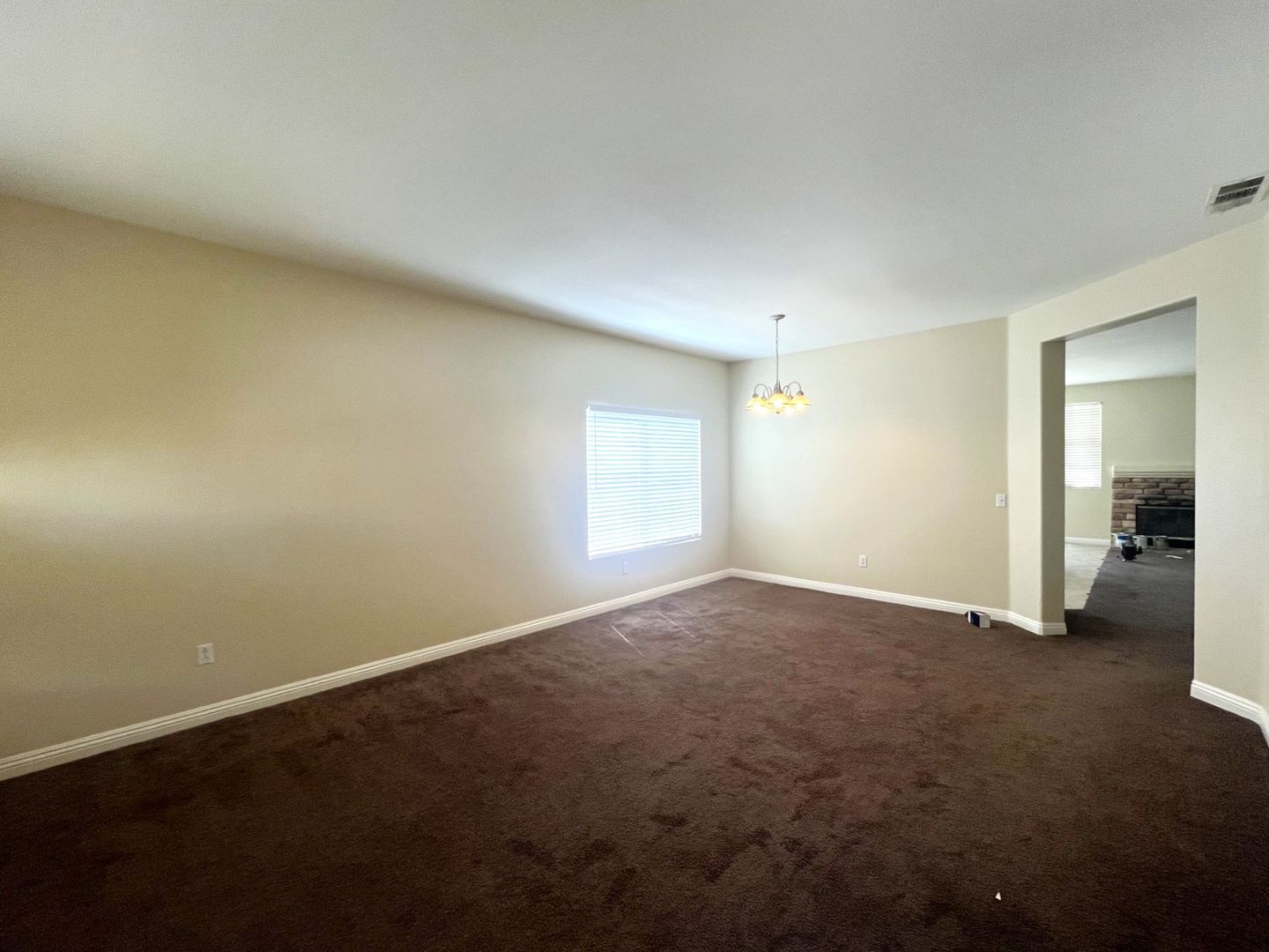 11737 Trailwood - Victorville - California - 5 bed, 2 bath rental property