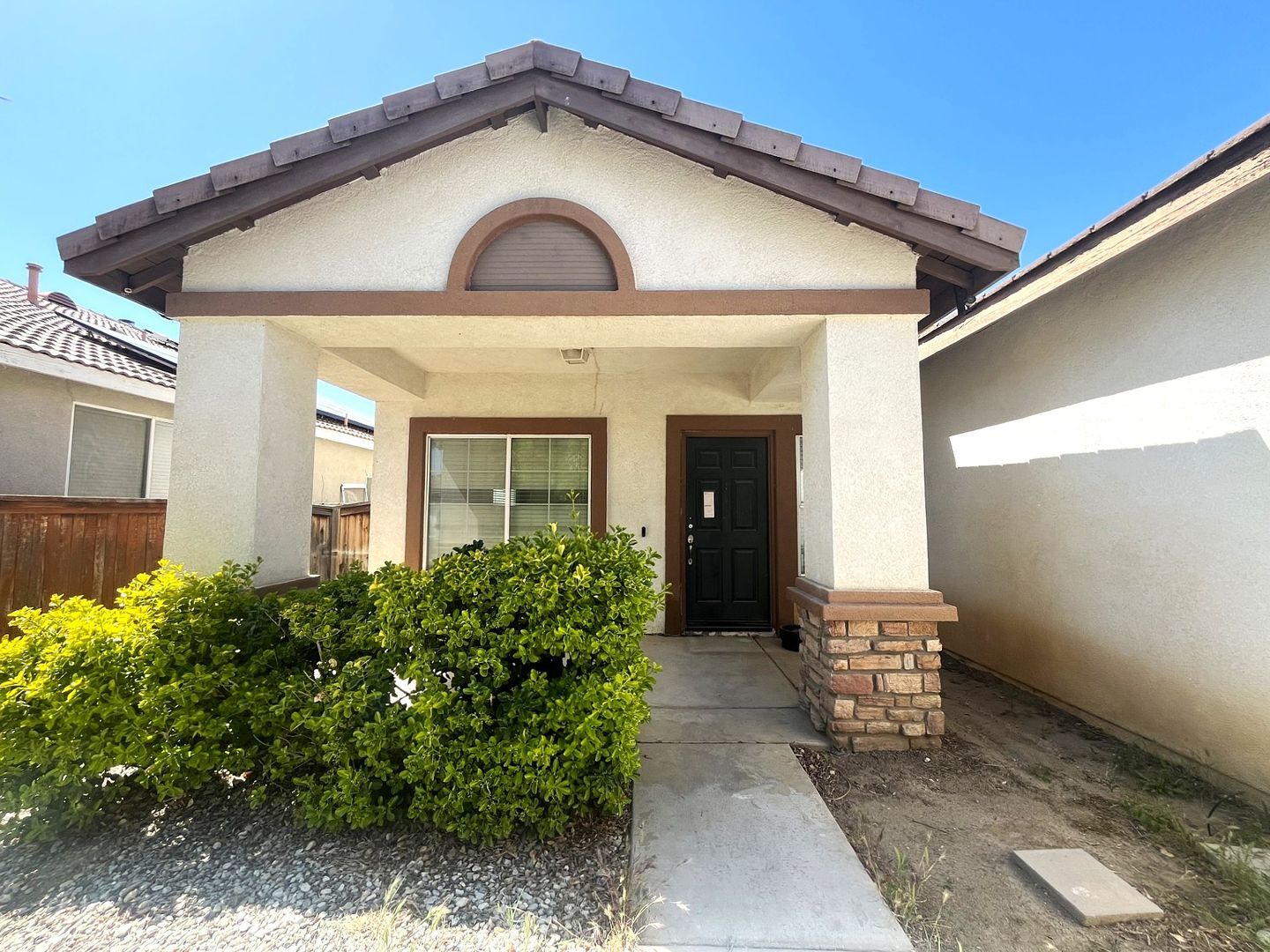 11737 Trailwood - Victorville - California - 5 bed, 2 bath rental property