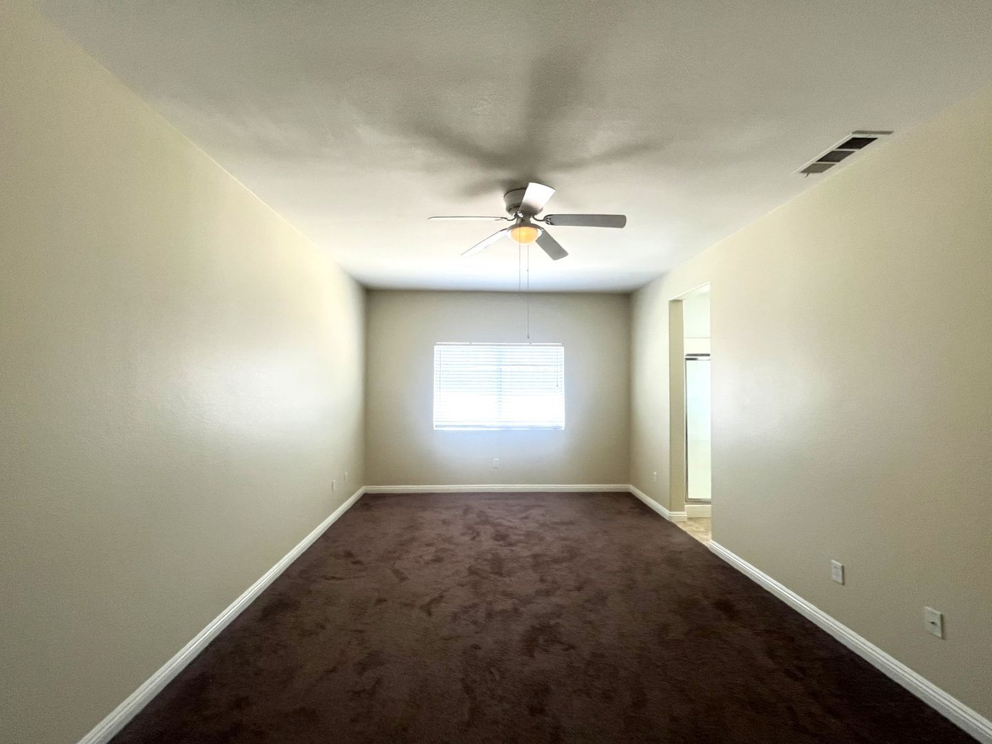 11737 Trailwood - Victorville - California - 5 bed, 2 bath rental property