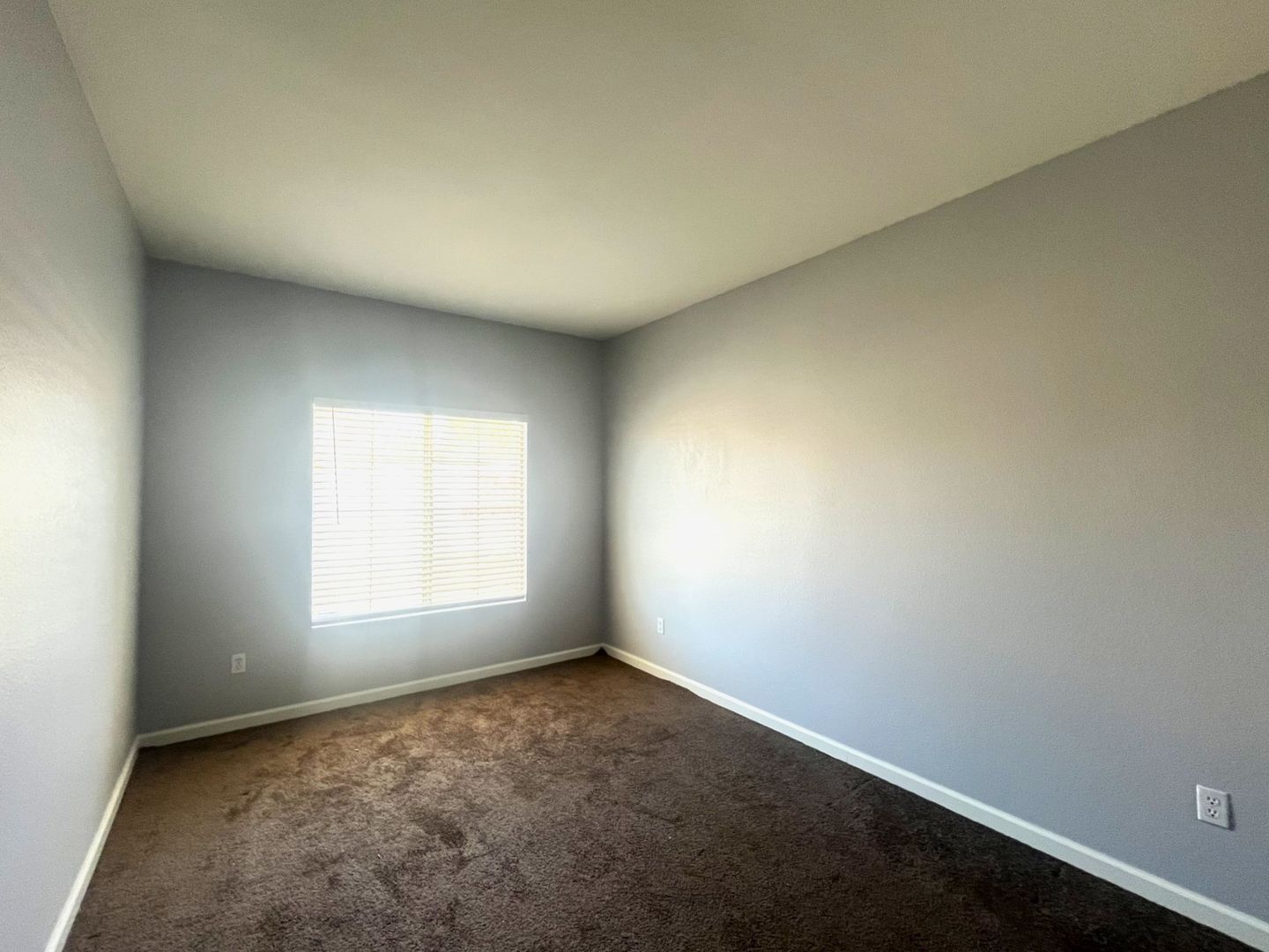 11737 Trailwood - Victorville - California - 5 bed, 2 bath rental property